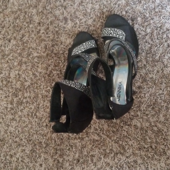 Shoes - Picture 1 of 4